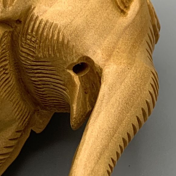 Beautiful Intricate Design Hand Carved Wood Elephant Figurine Wildlife Decor - Picture 9 of 10